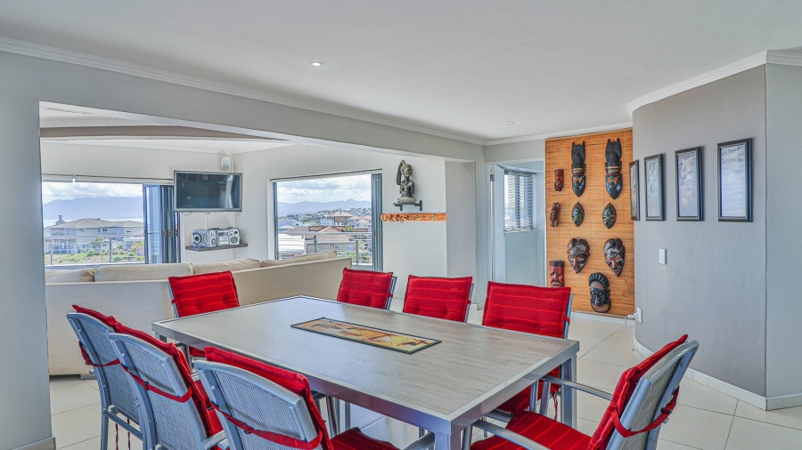 4 Bedroom Property for Sale in Perlemoenbaai Western Cape